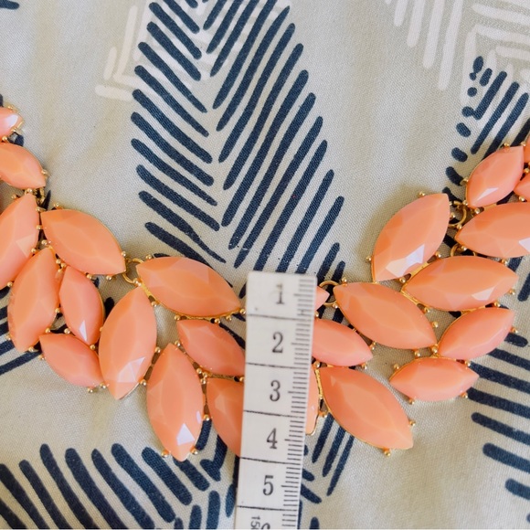 Vintage Bib Necklace ,Peach Geometric Link Necklace in excellent condition - Picture 6 of 7